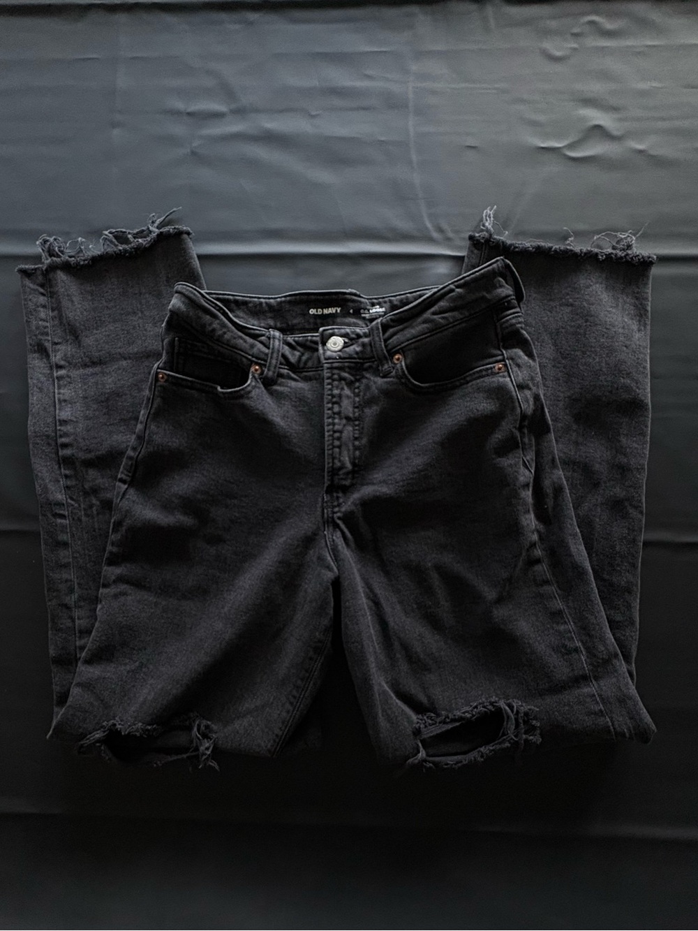 Old Navy Women's Black High-Rise Straight Jeans with Frayed Hem